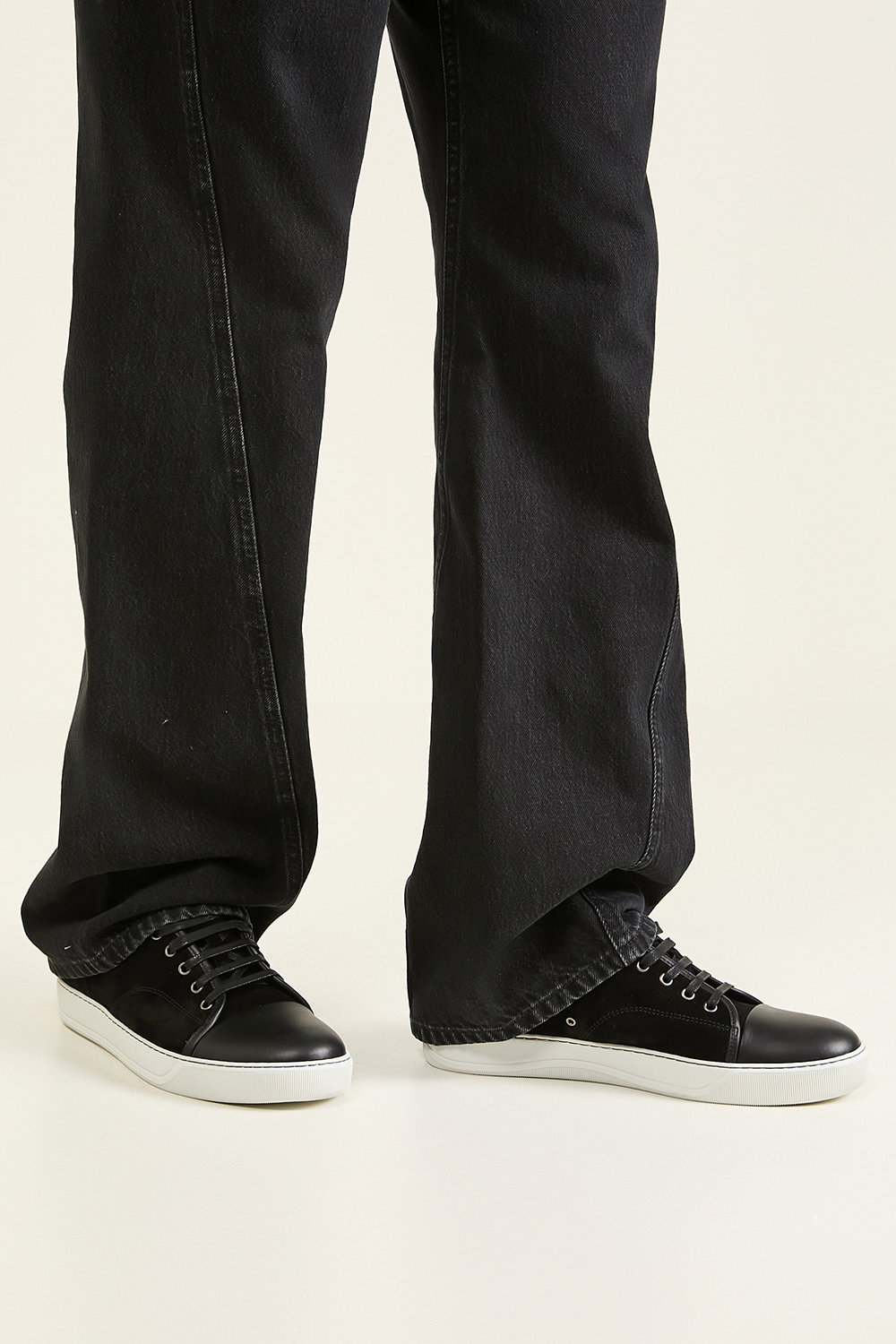 נעלי סניקרס